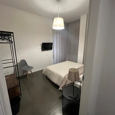 Manaroomsmasini Guest house Bologna